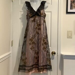 SUNDANCE Gray/Pink Floral Embroidered Lace Overlay Whimsical V Neck Dress Small